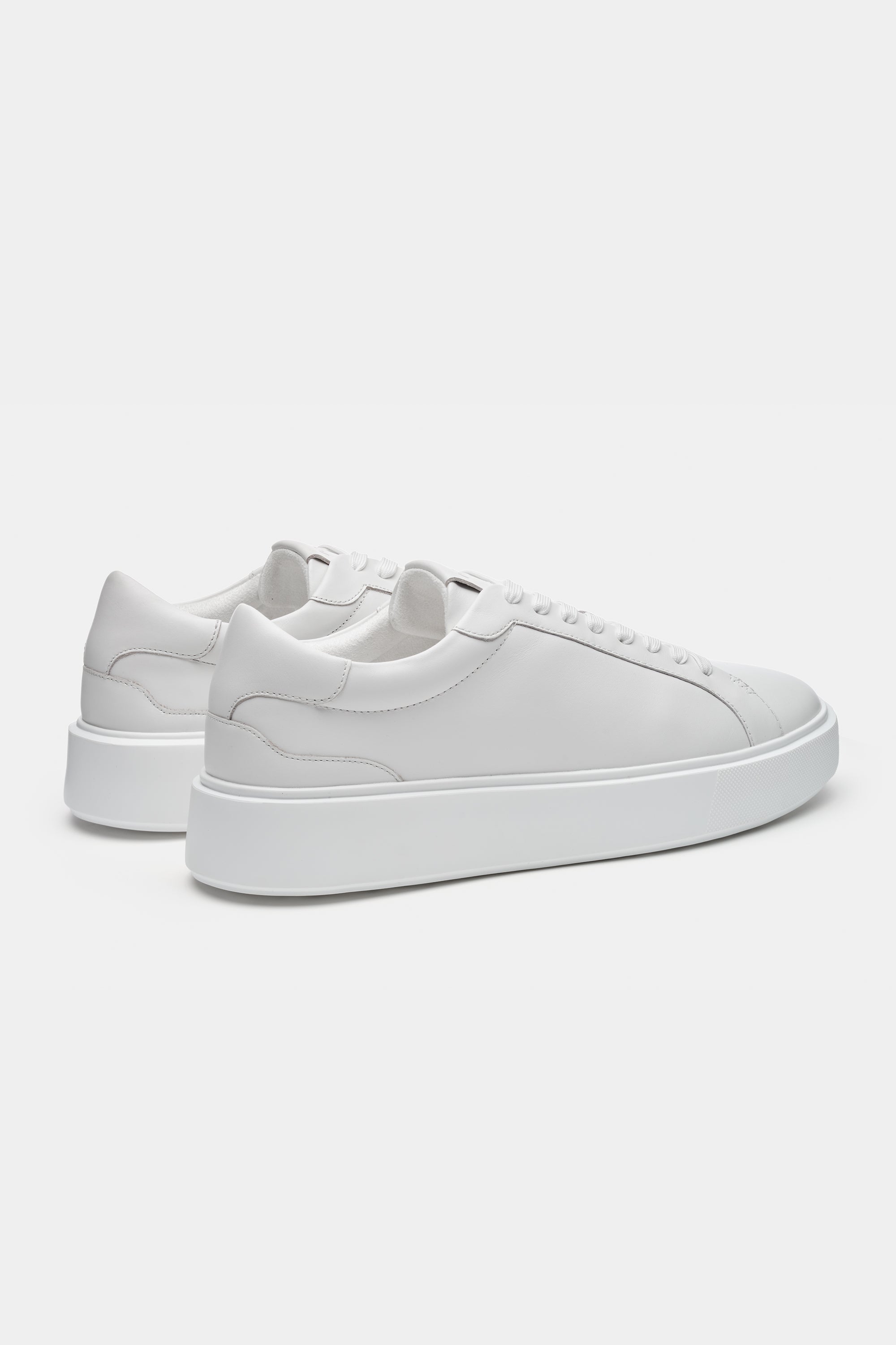THE CLASSIC LEATHER TRAINER - PURECLO