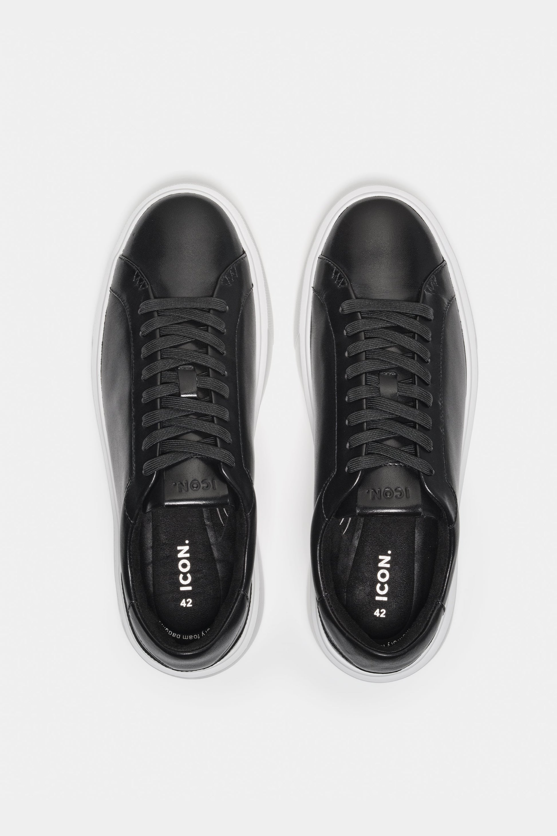 THE CLASSIC LEATHER TRAINER - PURECLO