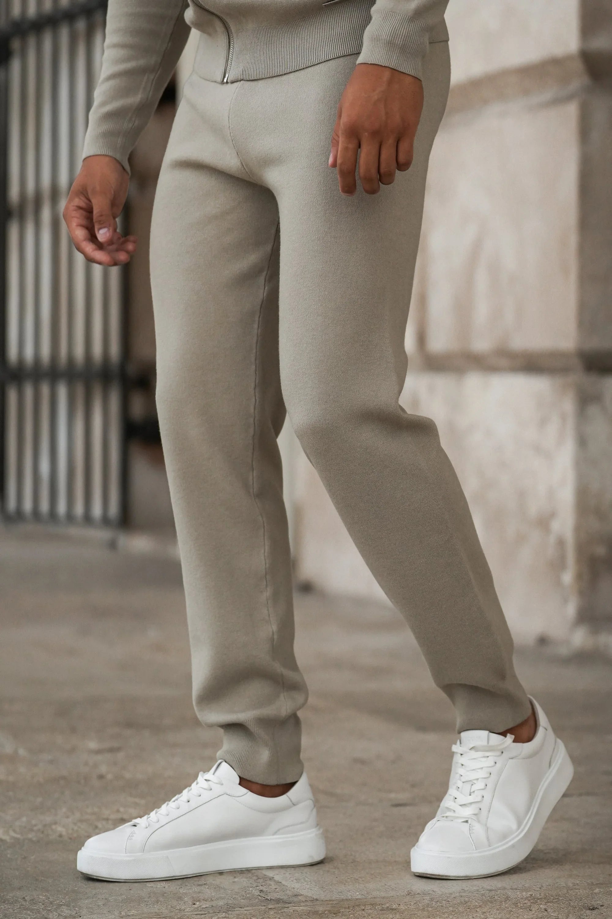 THE ELITE CASHMERE JOGGER - PURECLO