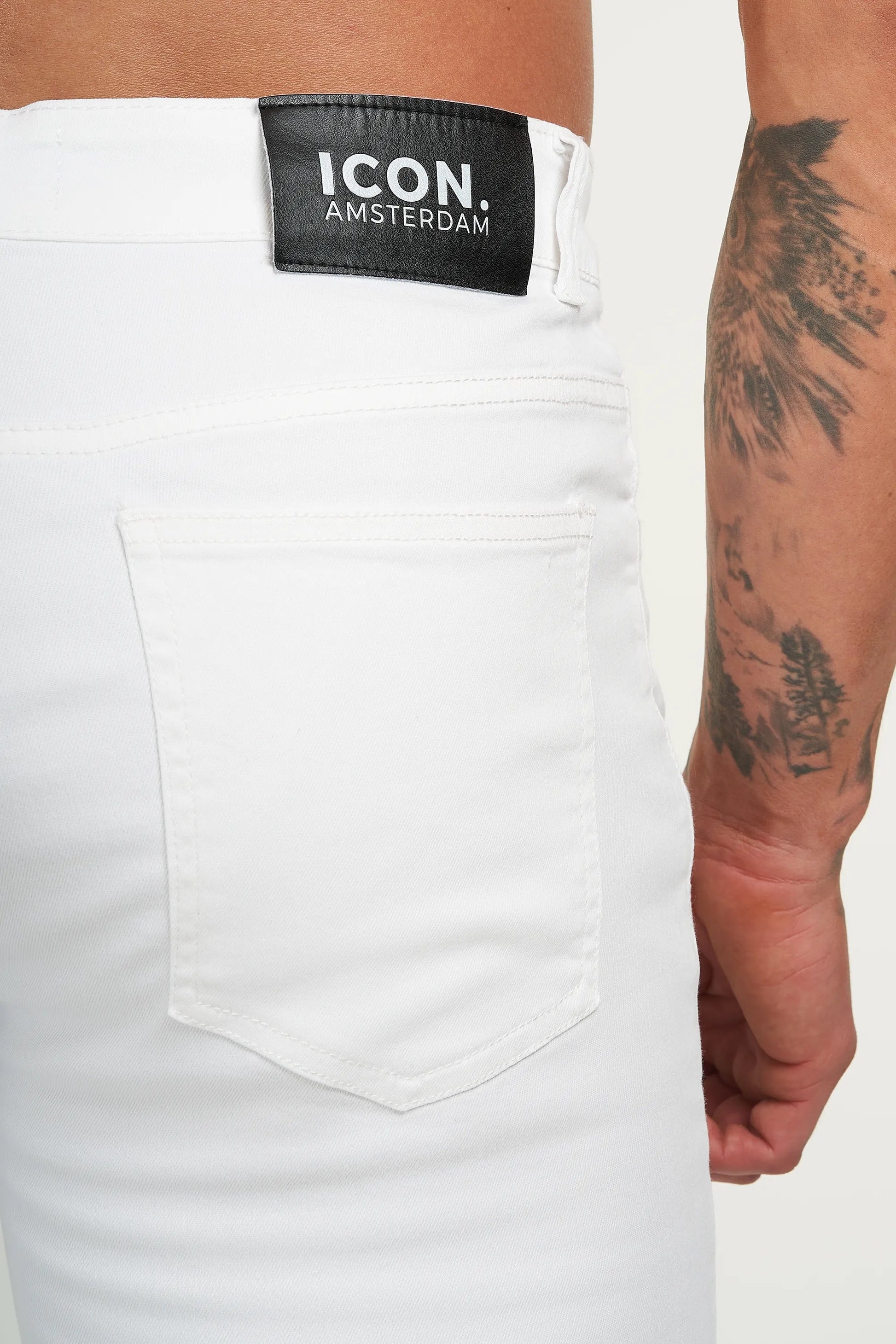 THE LORENZO SHORTS - WHITE - PURECLO