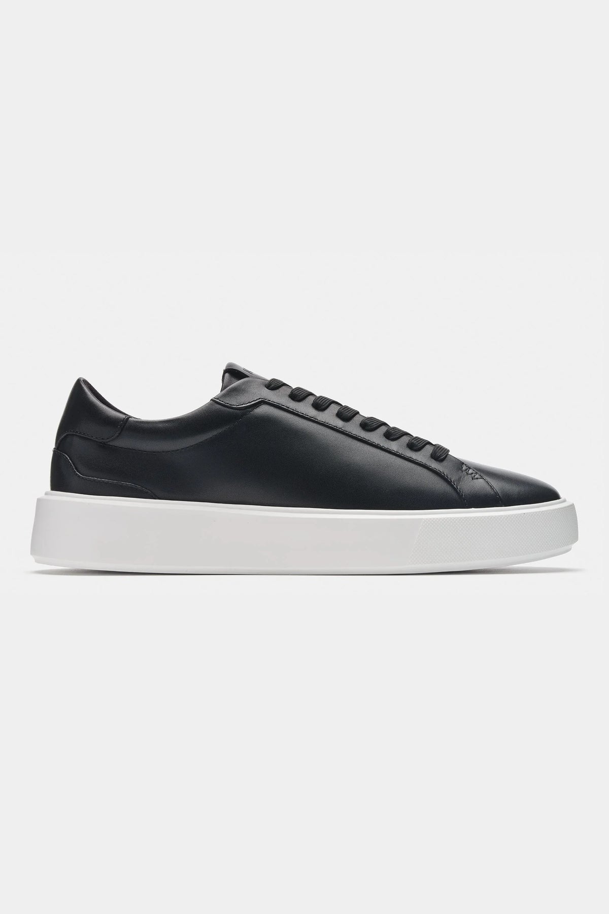 THE CLASSIC LEATHER TRAINER