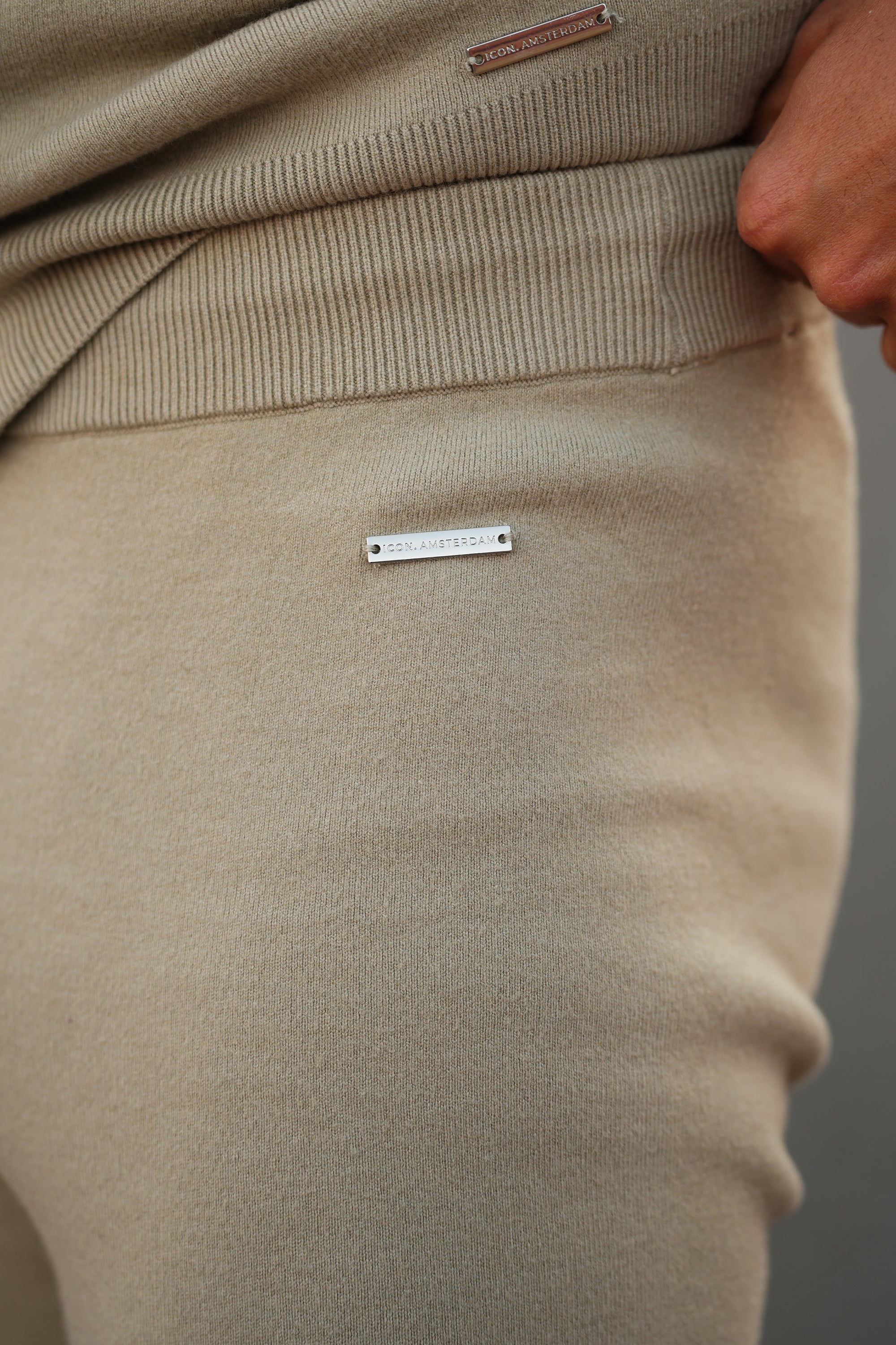 THE ELITE CASHMERE JOGGER - PURECLO